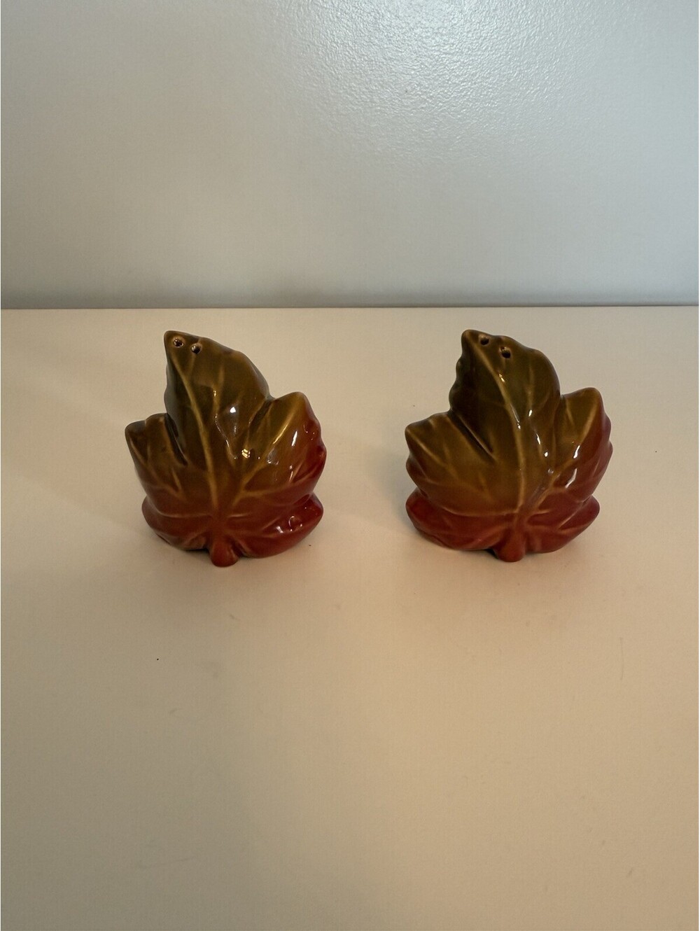 VTG Better Homes & Gardens Salt & Pepper Shakers Maple Leaf Fall Autumn EUC